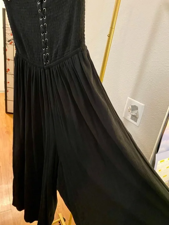 Torrid Smocked Lace Up Strapless Culotte Jumpsuit - Size 1X - NWT! - Picture 6 of 10